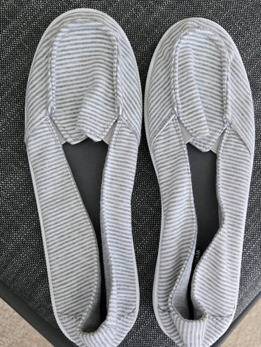 Women's Grey Striped No-Show Athletic Liner Socks